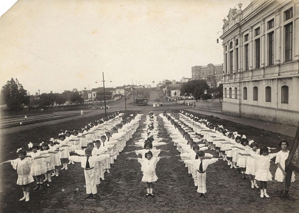 Registro histórico da E.E. Barão do Rio Branco (Crédito: Divulgação DEER-MG)